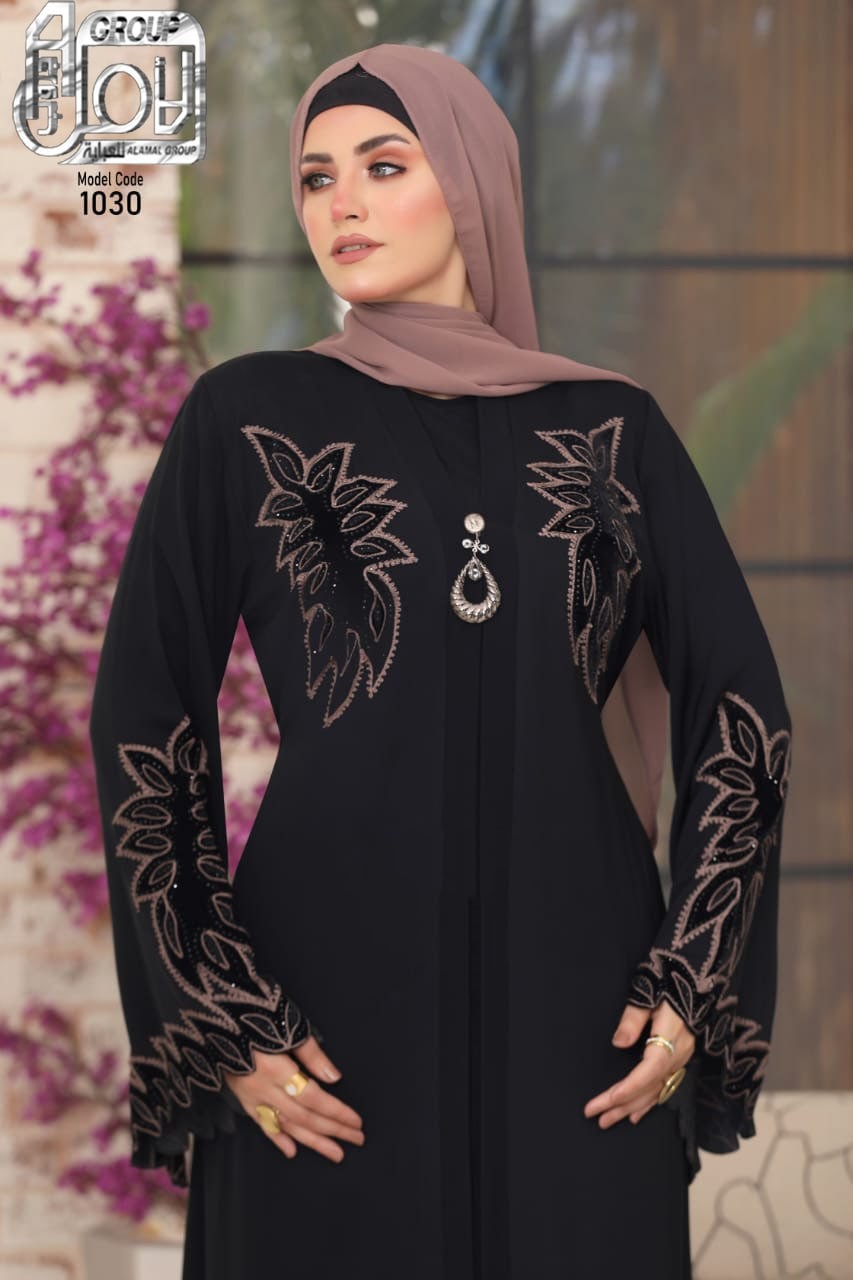 عباية بتطريز